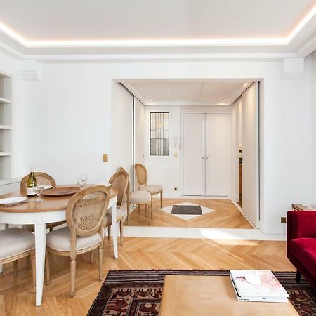 Luxury Montaigne Apartment Париж Экстерьер фото