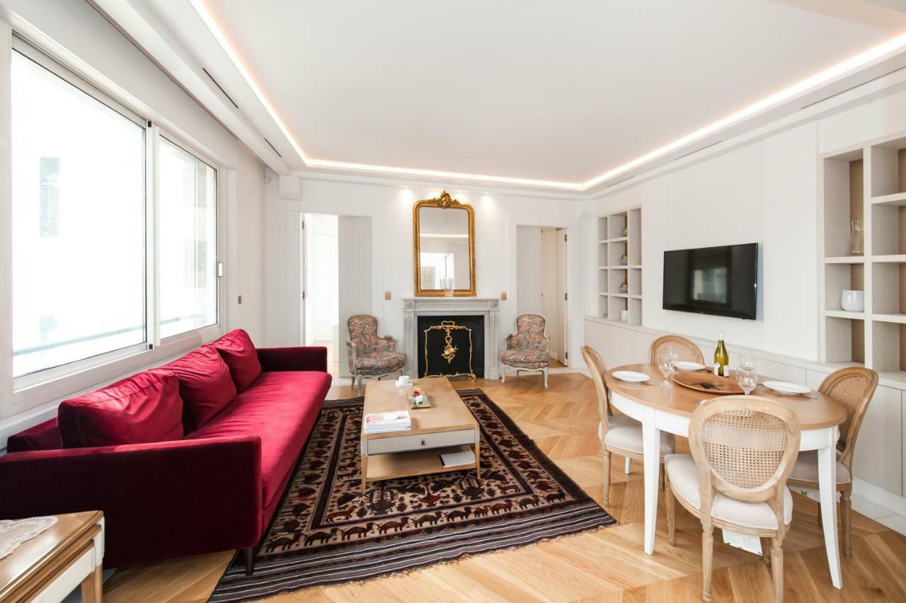 Luxury Montaigne Apartment Париж Экстерьер фото