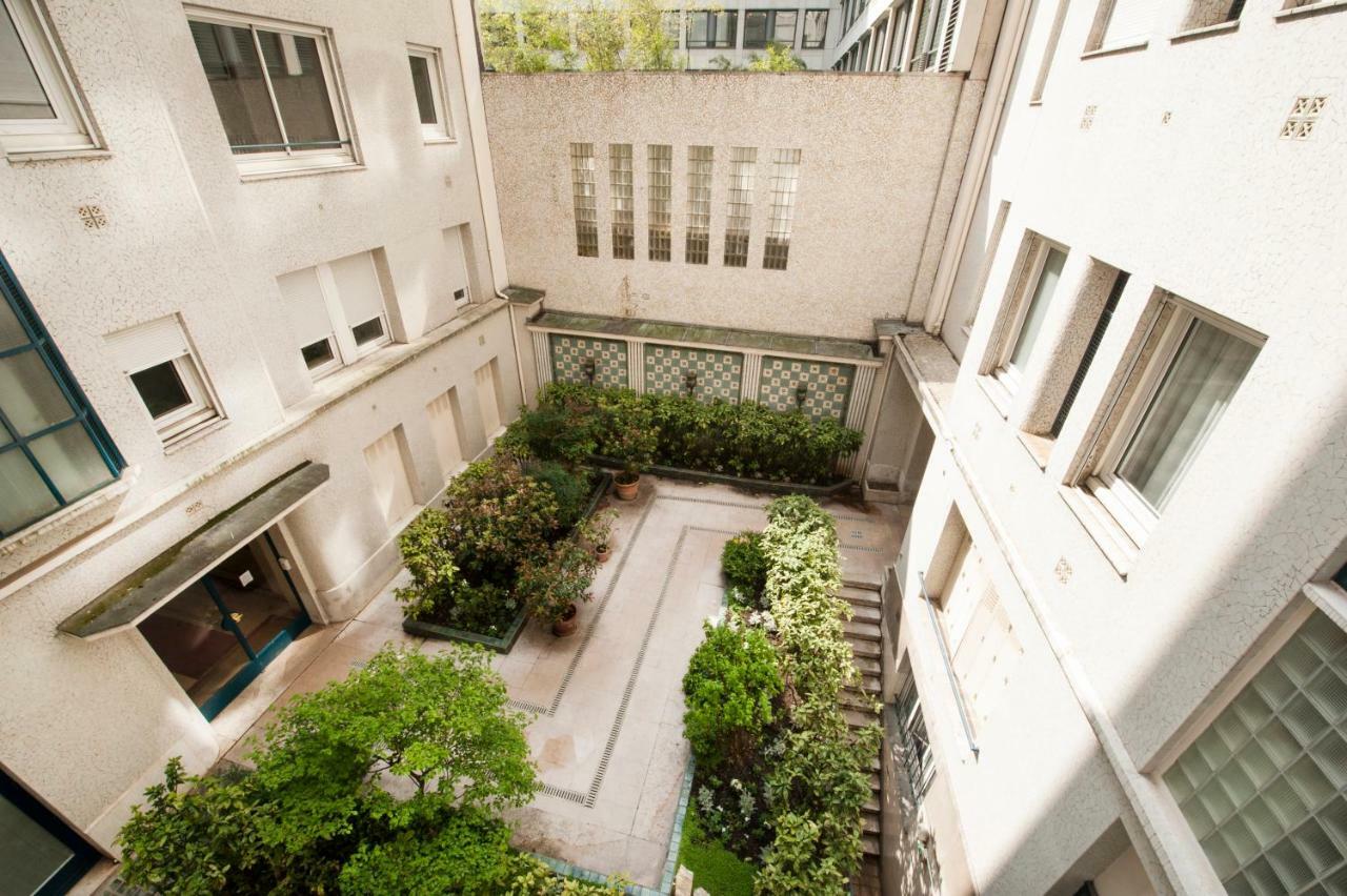 Luxury Montaigne Apartment Париж Экстерьер фото