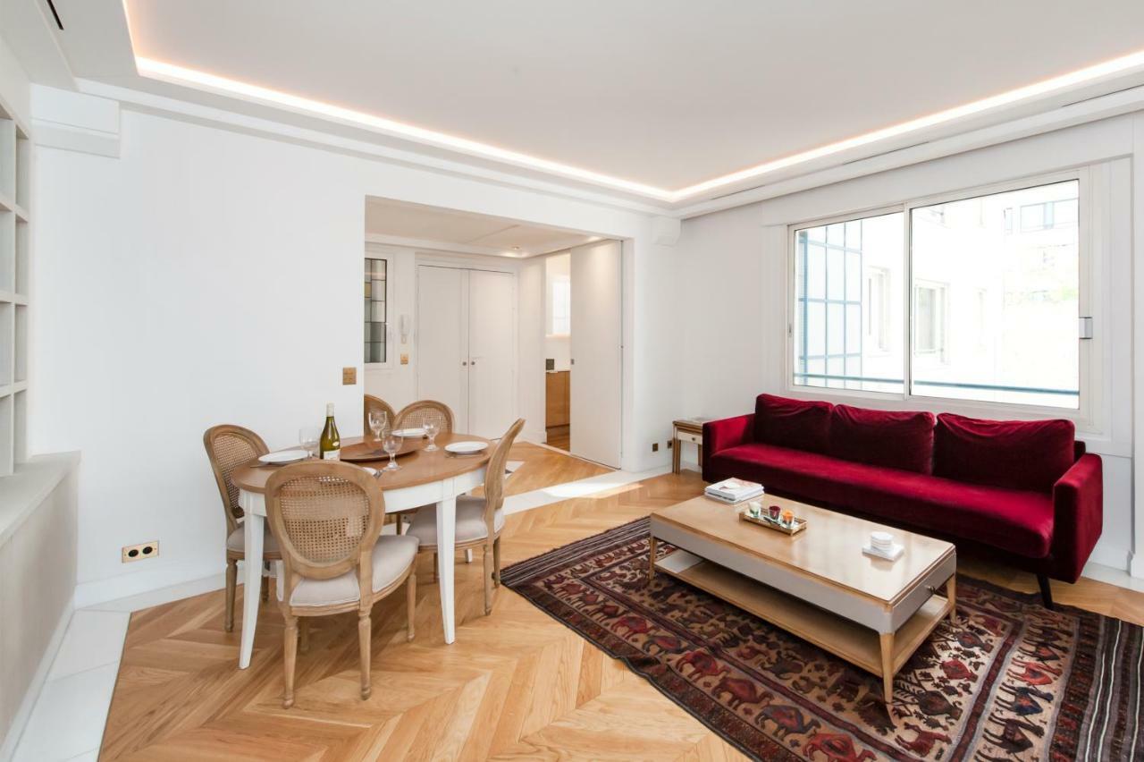 Luxury Montaigne Apartment Париж Экстерьер фото
